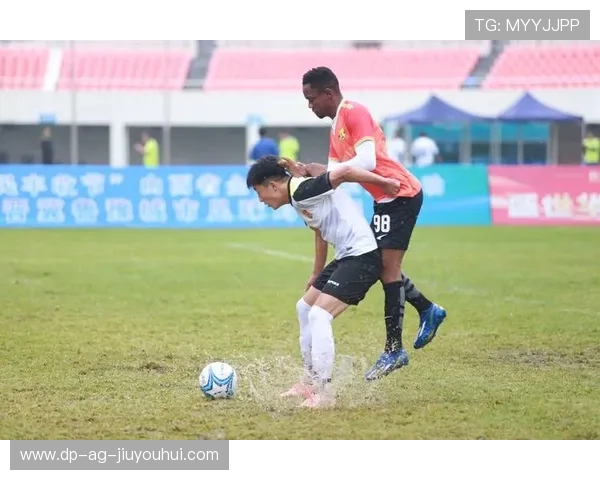 周末足球加练,提升球技与团队默契,成就更强大自我